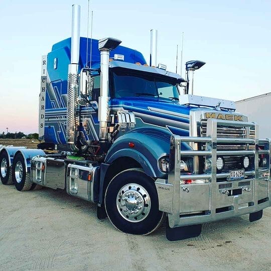 Mack-Truck-with-Lelox_australia-smooth-stainless-guards.jpg